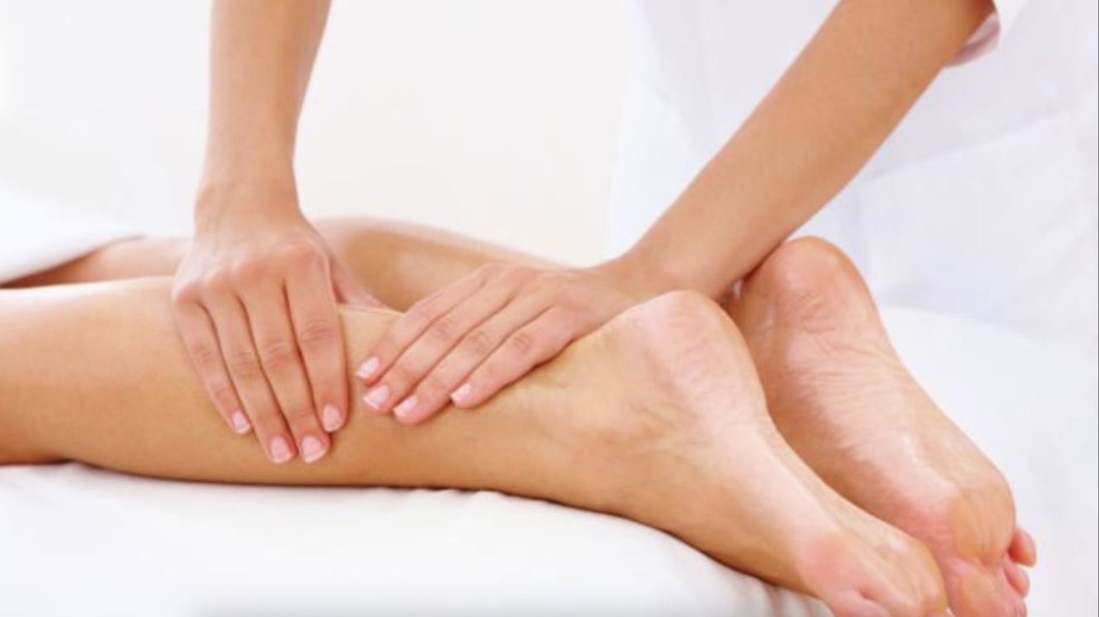 Khi massage sử dụng trọng lượng cơ thể thay vì chỉ dùng lực tay, giảm mỏi và tăng hiệu quả